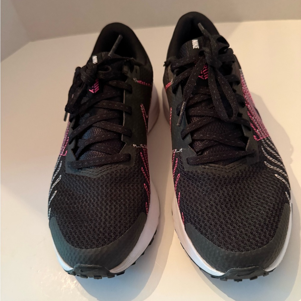 Nike Run Defy Black/Hyper Pink Running Sneakers Women’s 7.5